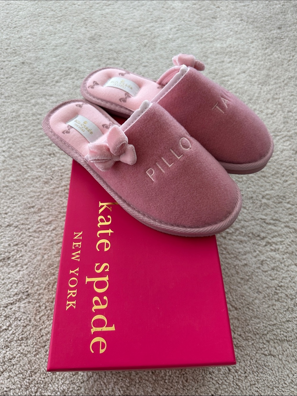 NIB Kate spade Women Pink Plush Pillow Talk Bow Slip-On Slippers 6